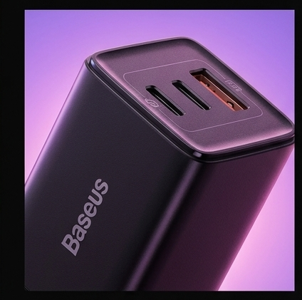 Baseus GaN5 Pro CCGP120201 65W ładowarka sieciowa 2x USB-C PD 3.0 + USB-A QC 4.0 czarna — ujęcie 4