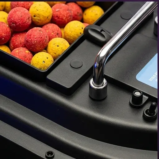 Otwarty zasobnik na zanętę łódki D16B - pojemność do 2 kg Otwarty zasobnik na zanętę łódki D16B - pojemność do 2 kg