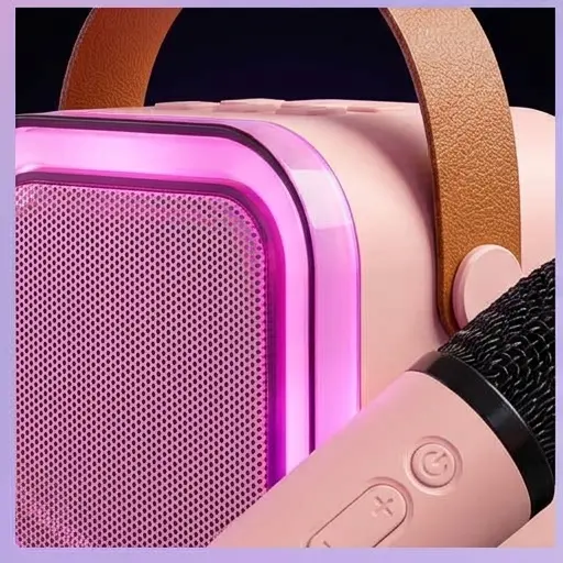 Głośnik karaoke KX3377 z włączonym podświetleniem RGB LED podczas odtwarzania muzyki Głośnik karaoke KX3377 z włączonym podświetleniem RGB LED podczas odtwarzania muzyki
