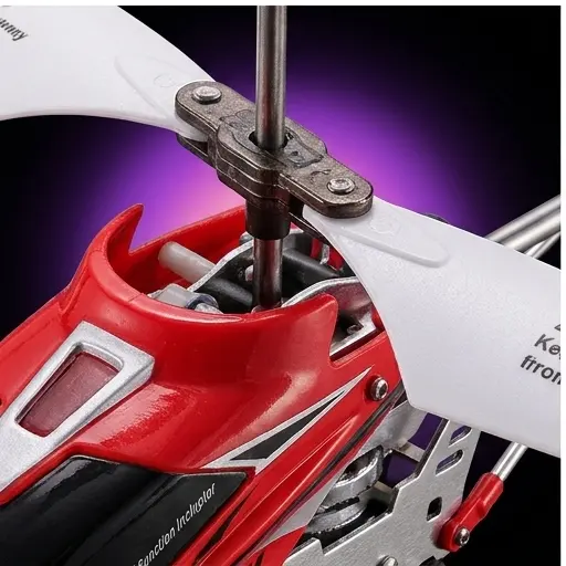 Zbliżenie na aluminiowy szkielet i elastyczne łopaty ABS helikoptera S107H Zbliżenie na aluminiowy szkielet i elastyczne łopaty ABS helikoptera S107H