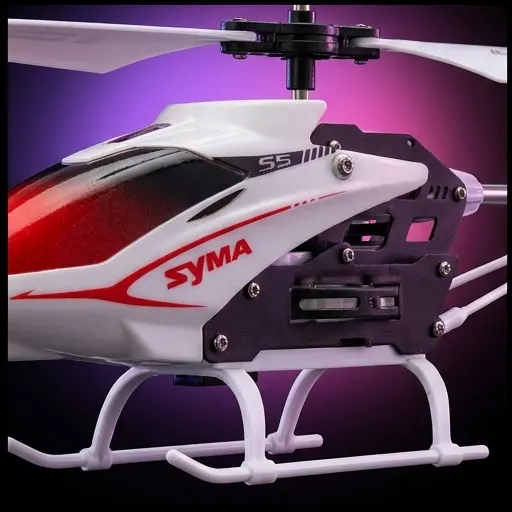 Helikopter SYMA S5 3CH - zbliżenie na wirniki koaksjalne i aluminiowy korpus Helikopter SYMA S5 3CH - zbliżenie na wirniki koaksjalne i aluminiowy korpus